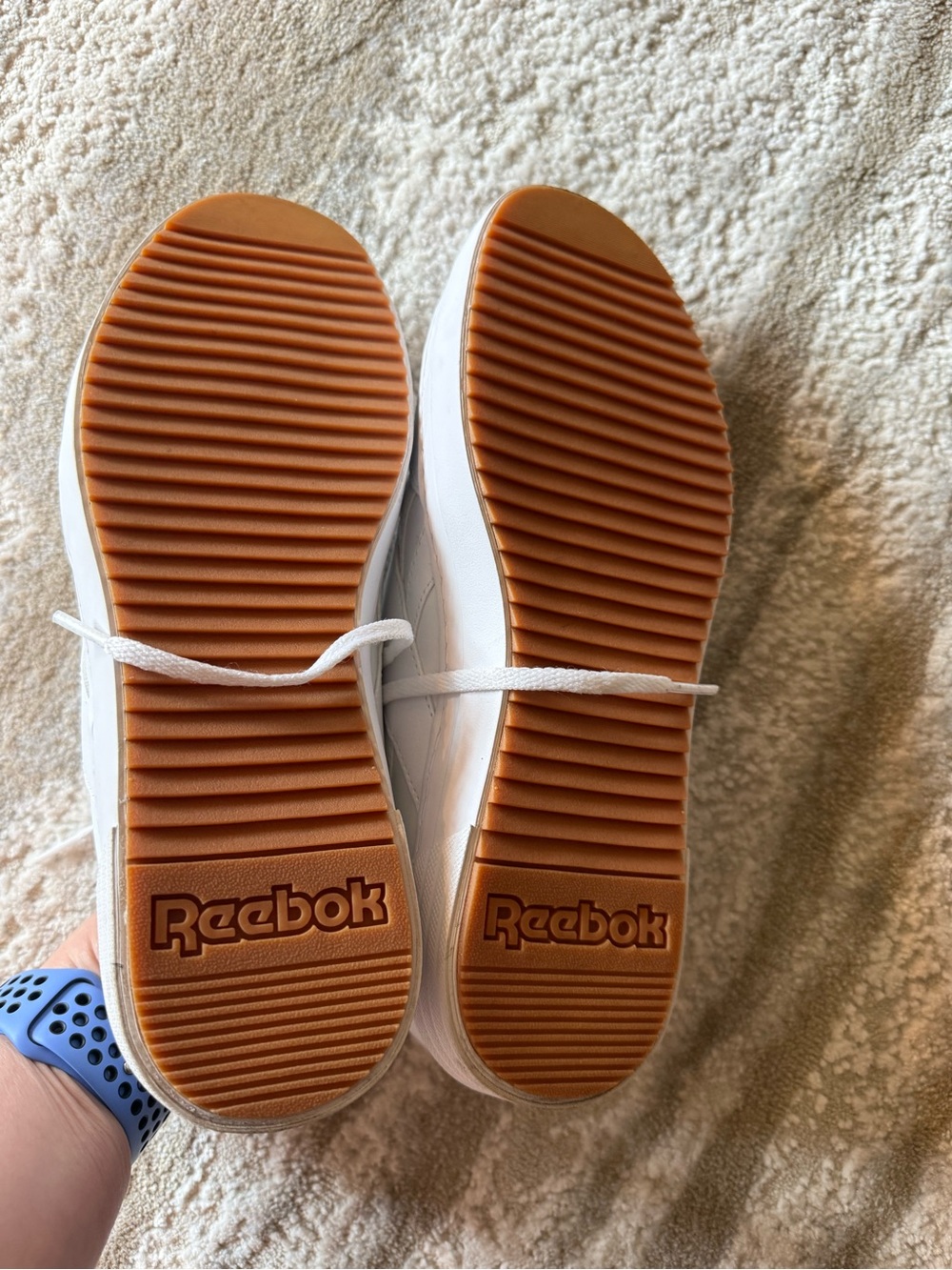 Reebok Classic All-White Low Top Sneakers NEW 9.5 - Picture 5 of 5